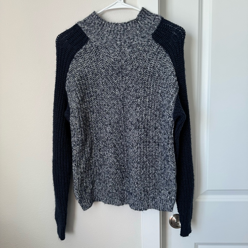 Banana Republic Blue and Navy Sweater Size Medium Fall Winter Two Tone Casual